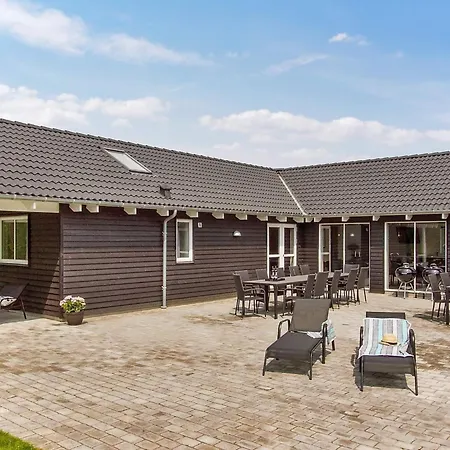 24 Person In Hasselberg *